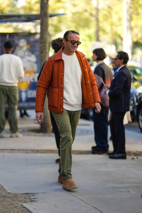 Cómo combinar colores en la ropa de hombre y vestir bien Cómo combinar colores en la ropa de hombre y vestir bien