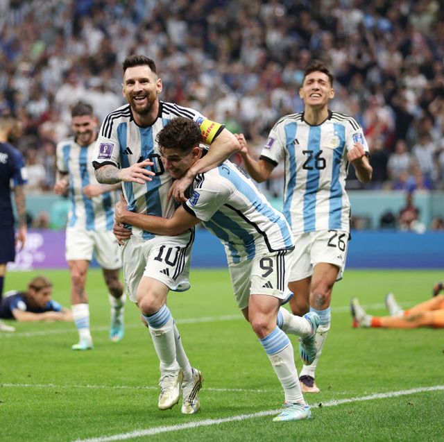 lusail city, qatar december 13 julian alvarez celebrates with lionel messi of argentina after scoring the teams second goal during the fifa world cup qatar 2022 semi final match between argentina and croatia at lusail stadium on december 13, 2022 in lusail city, qatar photo by richard heathcotegetty images