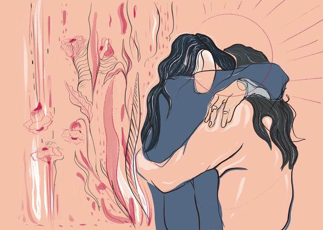 twee vrouwen knuffelen en bieden elkaar troost