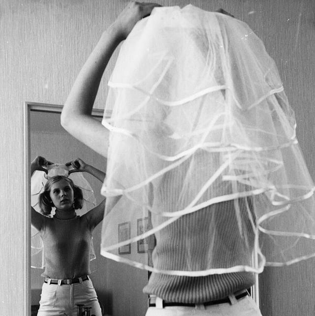 White, Photograph, Black, Black-and-white, Shoulder, Monochrome photography, Standing, Snapshot, Monochrome, Photography, White, Photograph, Black, Black-and-white, Shoulder, Monochrome photography, Standing, Snapshot, Monochrome, Photography,