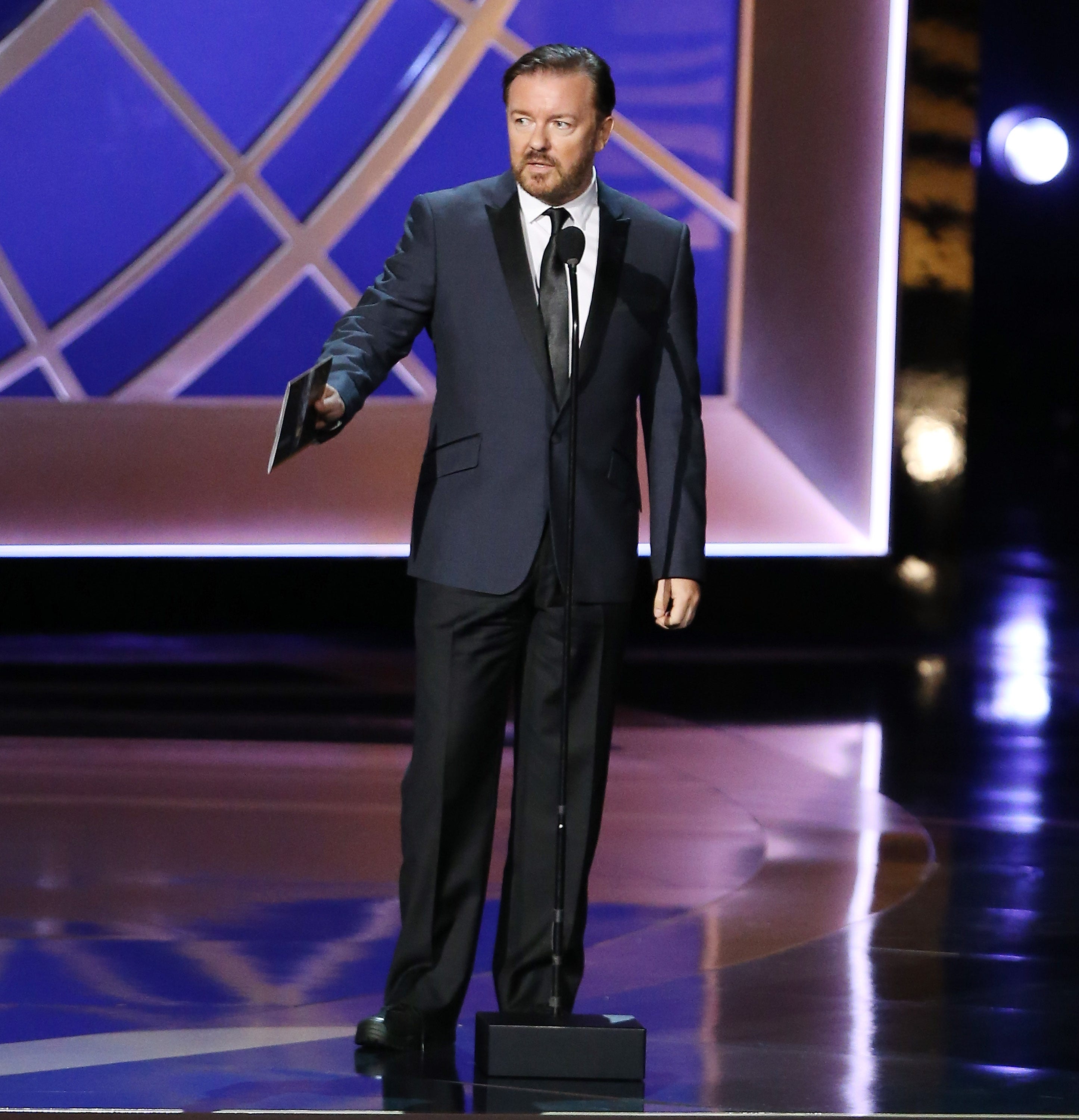 Ricky Gervais Transphobic Tweets Backlash - Ricky Gervais Golden Globes