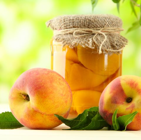How to Can Peaches at Home