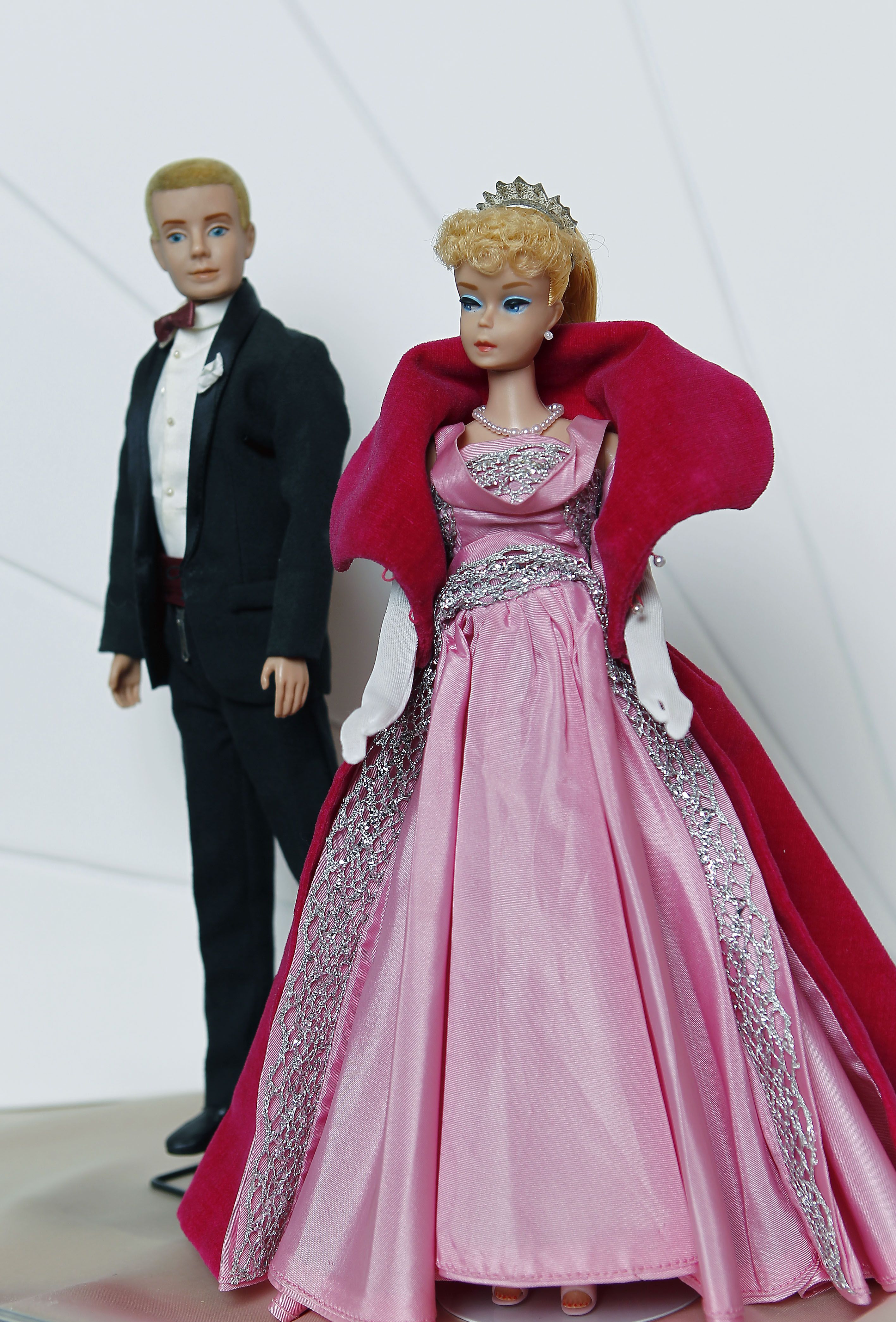 新品 バービー Barbie 人形 喧嘩 ケンカ傷 マグショット 犯罪者 ロンT