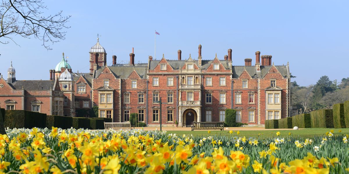 6 Gorgeous Royal Palaces Where Do Queen Elizabeth And The Royal