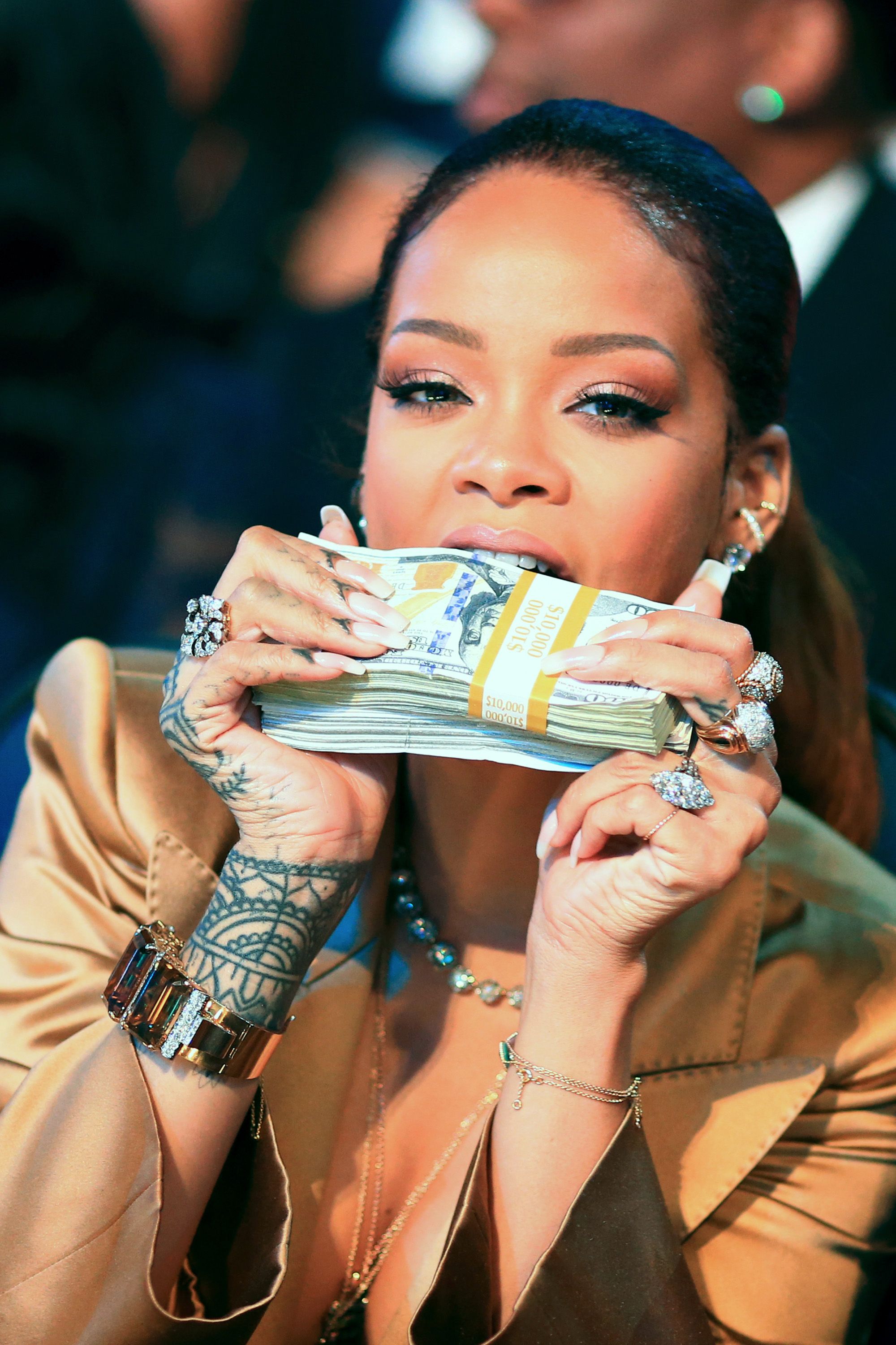 Rihanna Is Officially The World S Richest Female Musician