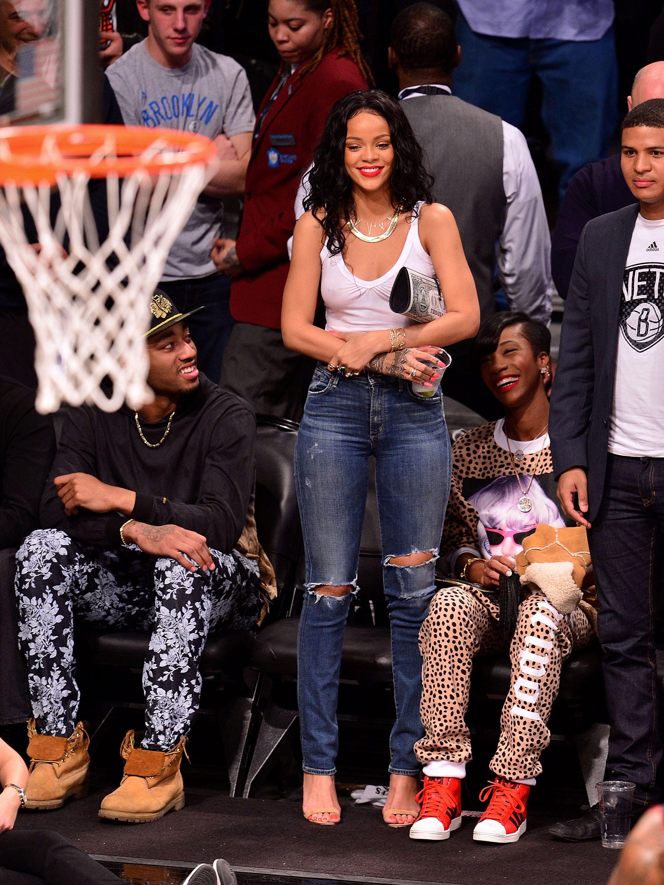 Rihanna Wears Kobe Bryant's Jersey 
