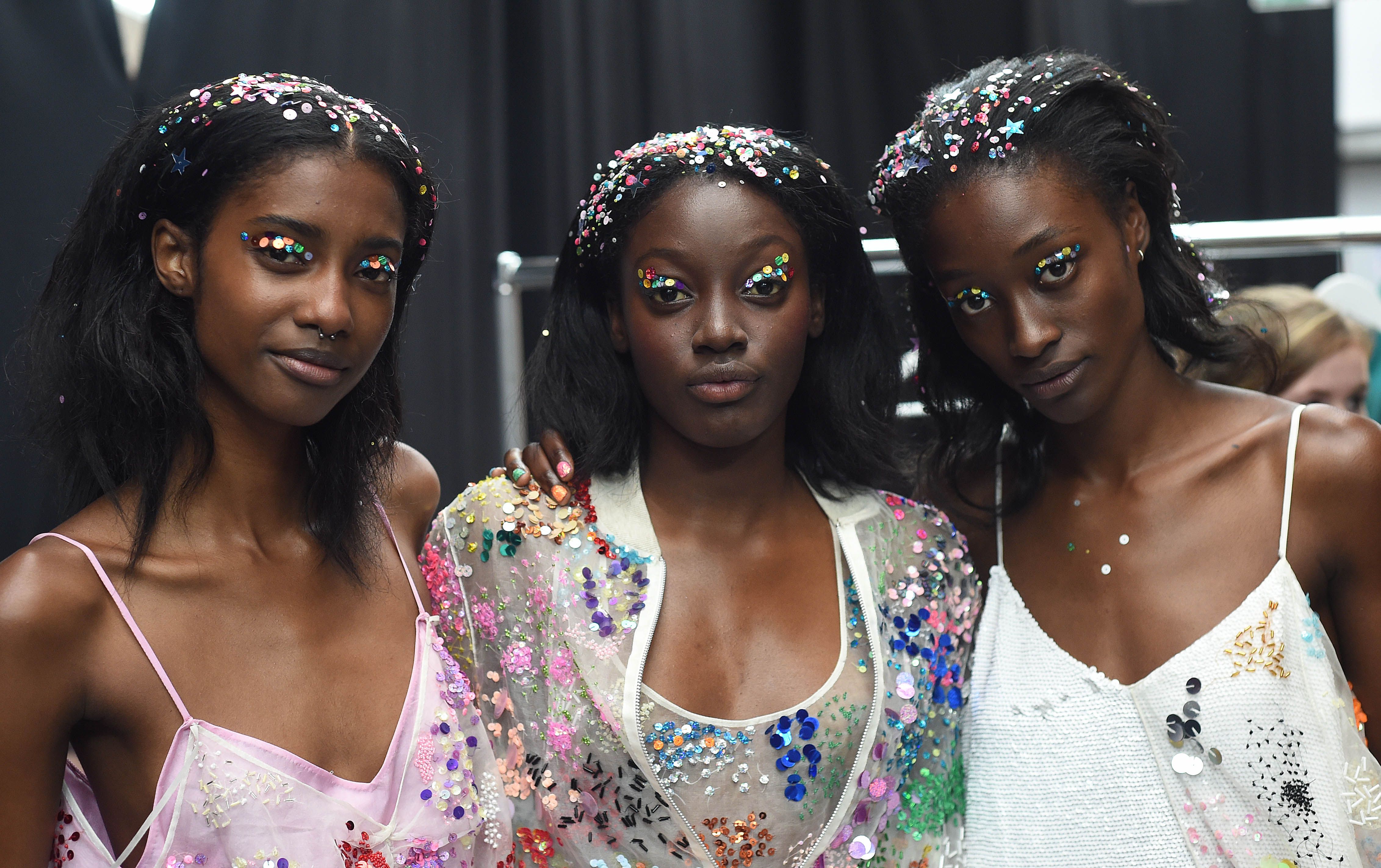How To Work Festival-Ready Glitter Roots And Look The Most Sparkly 
