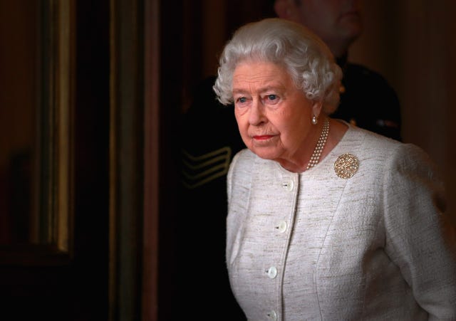 london, england november 04 queen elizabeth ii prepares to greet kazakhstan president nursultan nazarbayev at buckingham palace on november 4, 2015 in london, england the president of kazakhstan is in the uk on an official visit as a guest of the british government he is accompanied by his wife and daughter, dariga nazarbayeva, who is also the deputy prime minister photo by chris jackson wpa poolgetty images