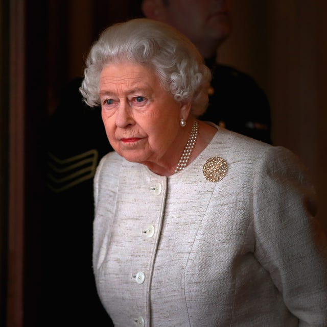 The Queen Receives The President Of Kazakhstan london, england november 04 queen elizabeth ii prepares to greet kazakhstan president nursultan nazarbayev at buckingham palace on november 4, 2015 in london, england the president of kazakhstan is in the uk on an official visit as a guest of the british government he is accompanied by his wife and daughter, dariga nazarbayeva, who is also the deputy prime minister photo by chris jackson wpa poolgetty images