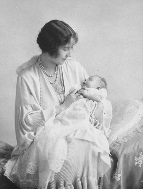 40+ Rare Photos of Queen Elizabeth Young - Queen Elizabeth Childhood