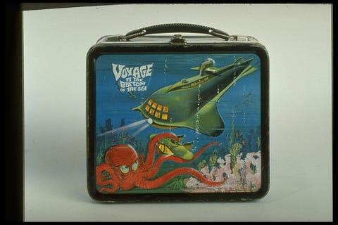 Child's lunchbox w. ptg. of TV series Vo