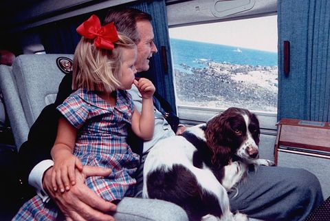 george h w bush with granddaughter