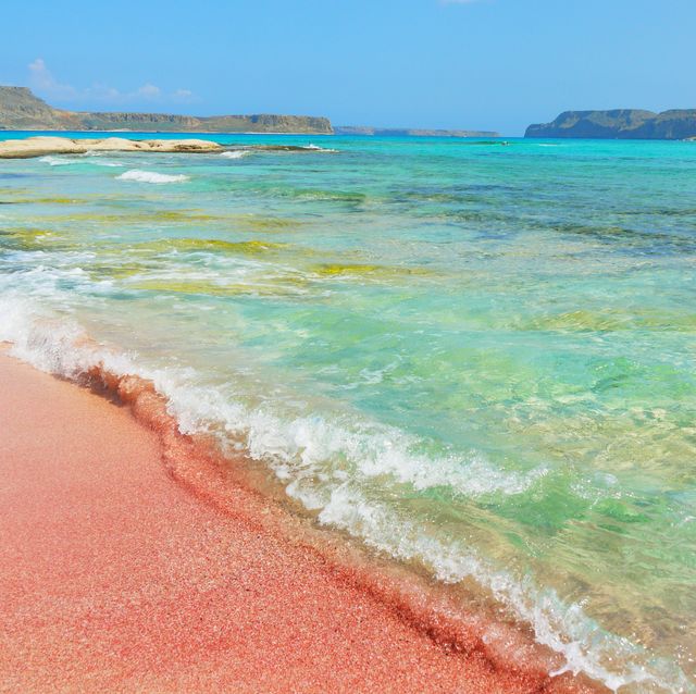 次の旅はここに決まり 世界にあるピンク色のビーチ10選