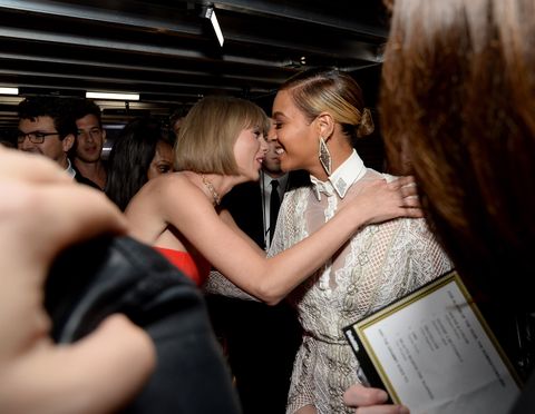taylor swift and beyoncé at the 2016 grammys