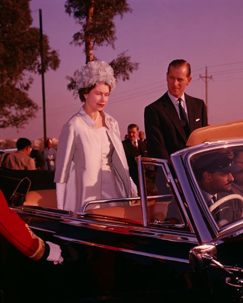 mbretëresha Elizabeth II dhe princi Philip në delhi gjatë një vizite shtetërore në Indi, 21 janar 1961 foto nga Fox Photoshulton archivegetty images