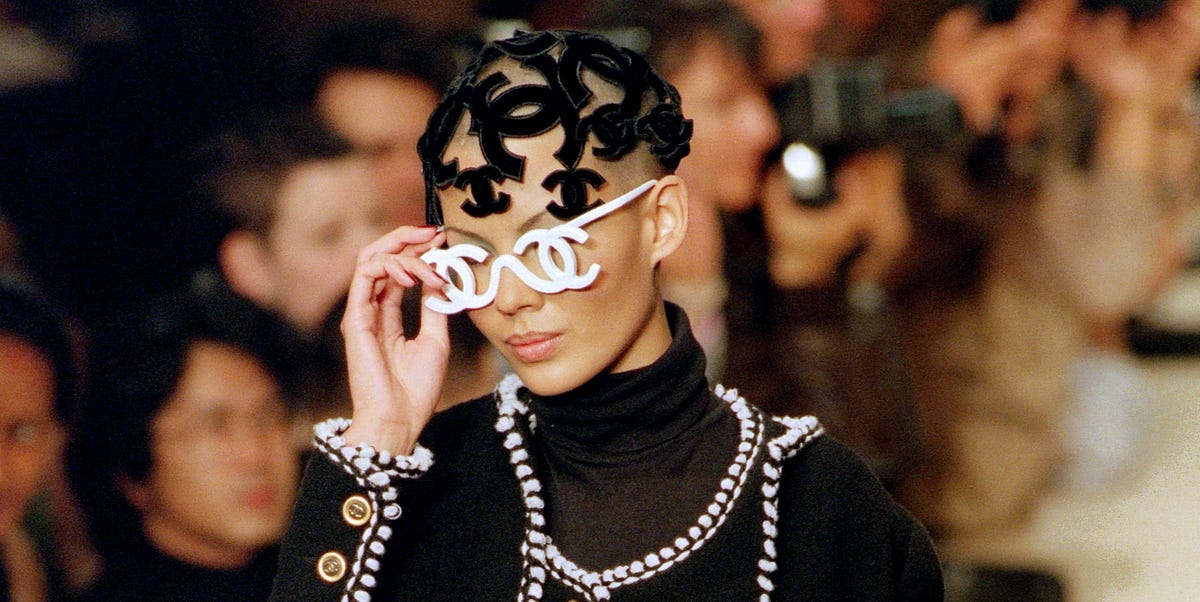10 Major Chanel Runway Moments From The 90s 10 Major Chanel Runway Moments From The 90s