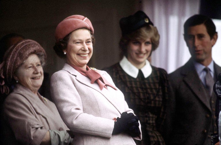 40 Times Queen Elizabeth Was Hilarious - Photos of Queen Elizabeth Laughing