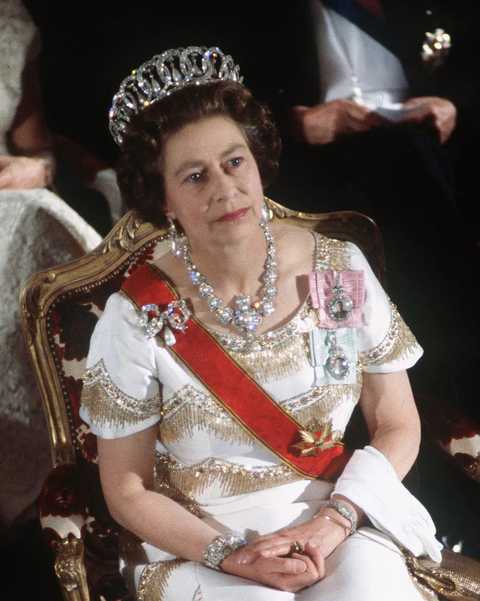 Queen Elizabeth's Most Beautiful Jewels - Pictures of the Queen's