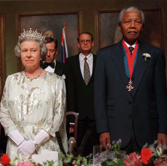 Kraliçe II. Elizabeth ünlü ikonlarla buluşuyor