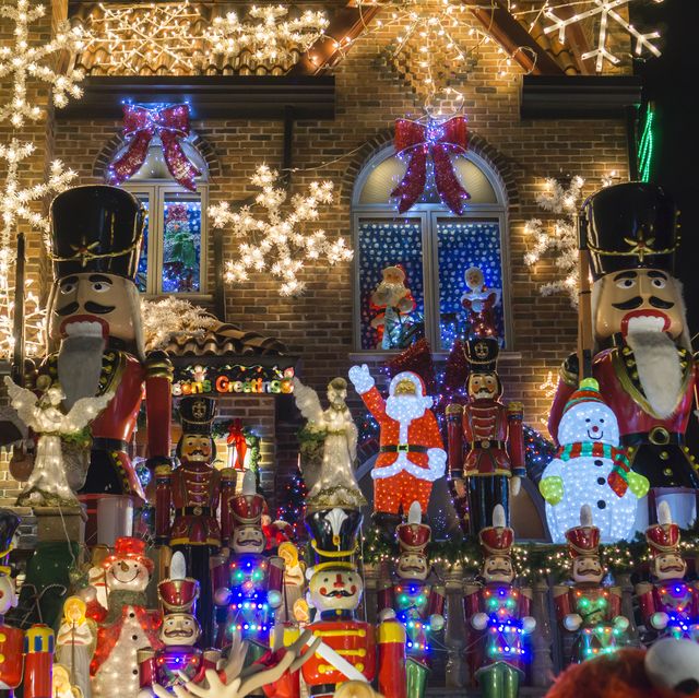 29 Best Christmas Light Displays - Drive-Thru Christmas Lights 2020