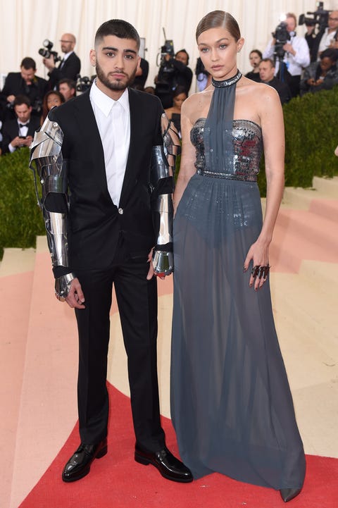 Red carpet, Carpet, Event, Clothing, Dress, Flooring, Fashion, Suit, Premiere, Formal wear,