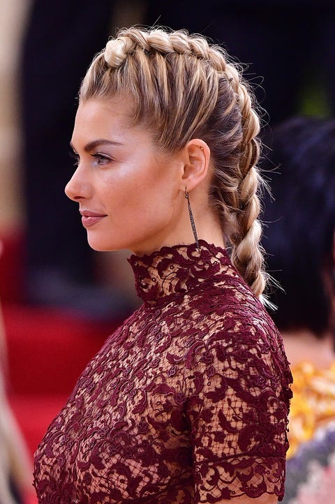 new york, ny may 02 jessica hart attends manus x machina fashion in an age of technology costume institute gala at metropolitan museum of art on may 2, 2016 in new york city photo by james devaneygc images