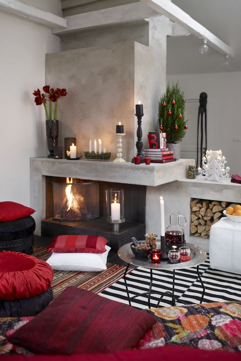 25 Stunning Christmas Living Rooms - Holiday Living Room ...