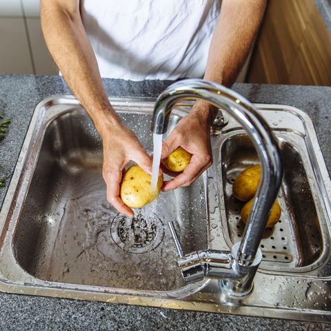 potatoes man washing kitchen heart health mens