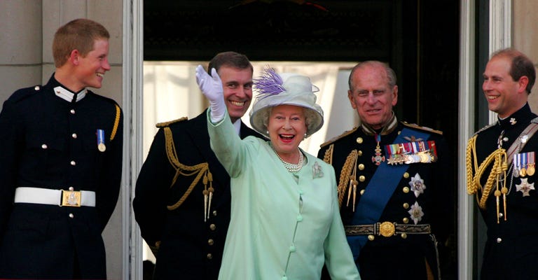 40 Times Queen Elizabeth Was Hilarious - Photos of Queen Elizabeth Laughing