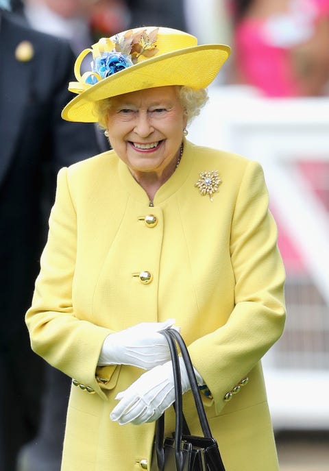 Queen Elizabeth's Best Fashion Looks - The Queen's Classic Outfits