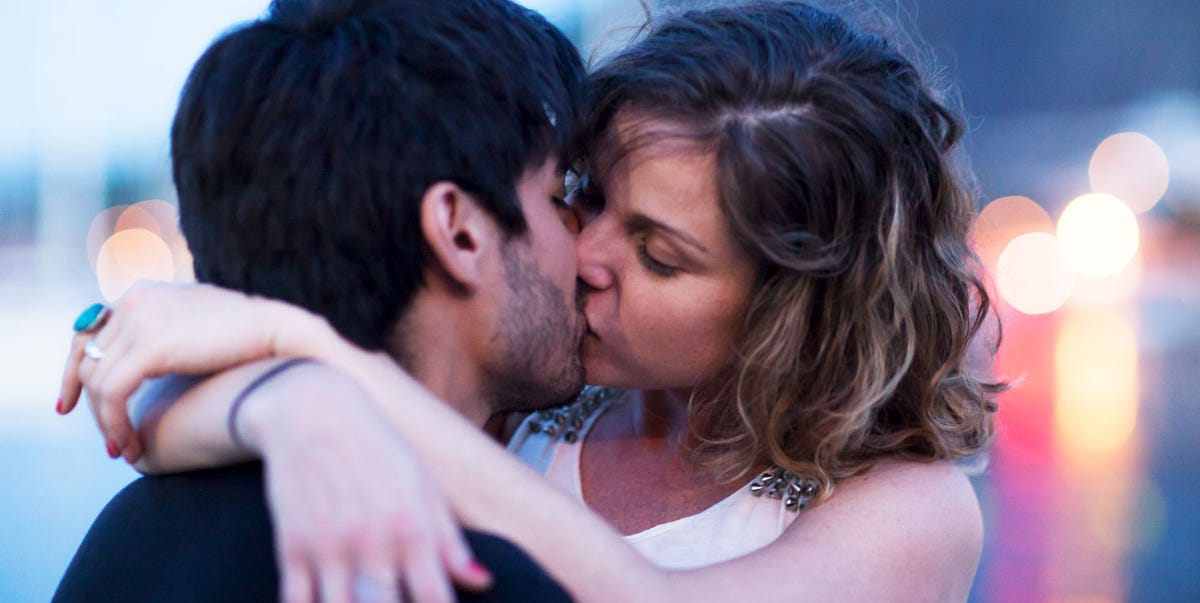 10 kissing tips for perfect romance