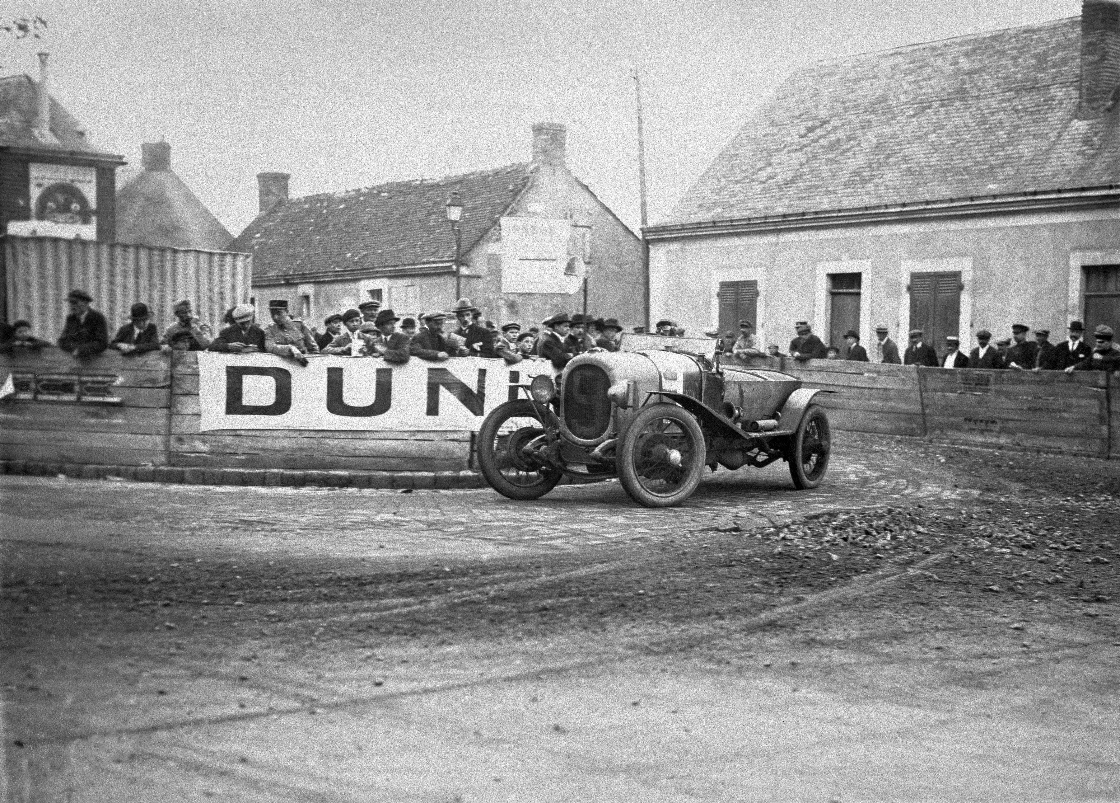 The First Running of Le Mans Wasn't Even a Race. Until the Flag Dropped.