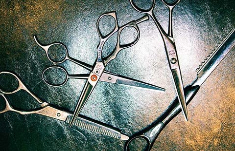 cut hair right with the proper scissors