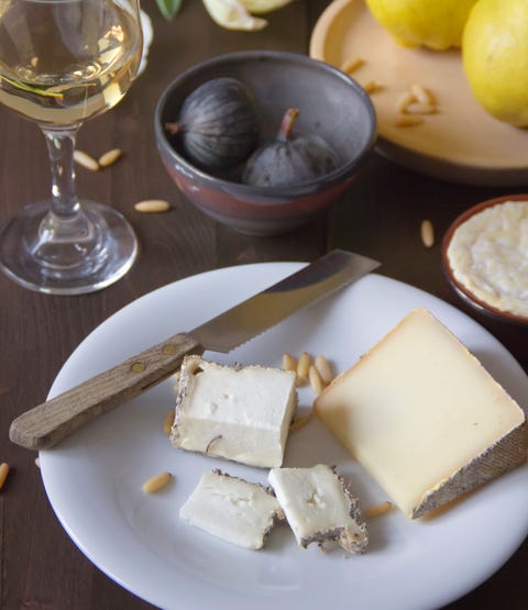 How To Build The Perfect Cheese Board - Best Italian Cheeses for Cheese ...