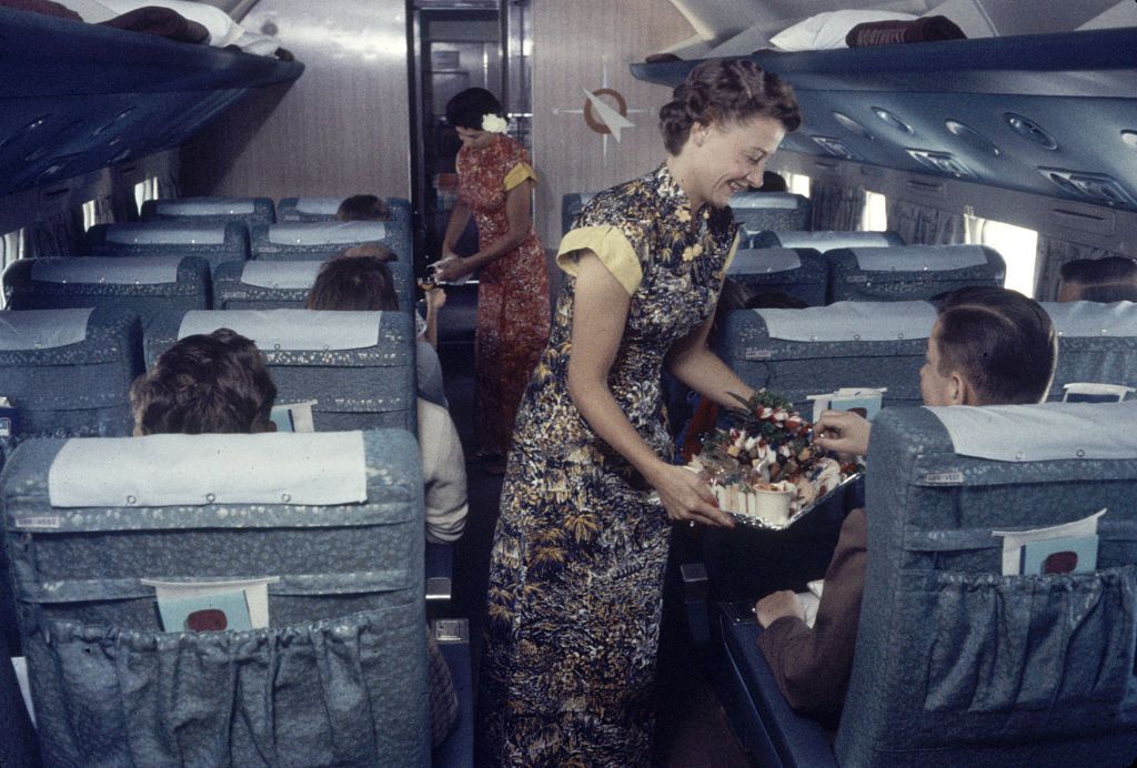 30 Iconic Photos Of Flight Attendants — Historical Flight Attendant ...