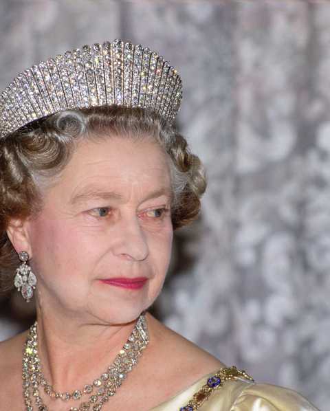 Queen Elizabeth's Most Beautiful Jewels - Pictures of the Queen's ...