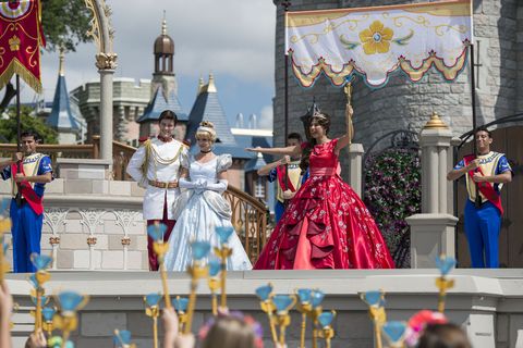 Disney is now looking for lookalike Princes and Princesses to join their Disney Resorts