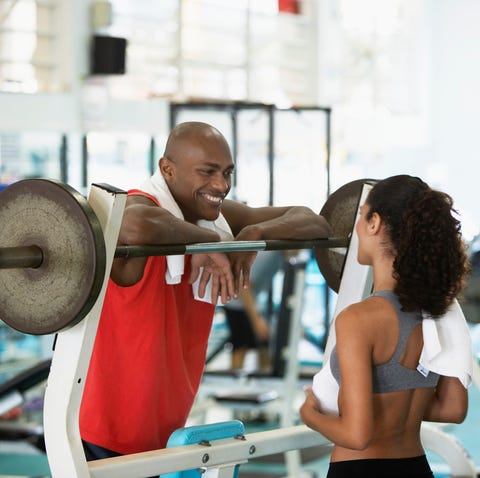 How To Hit On A Girl At The Gym (In 7 Simple Steps)