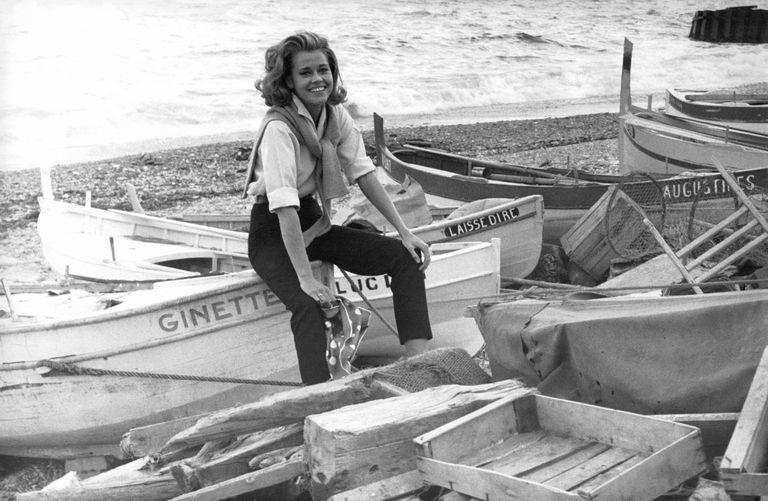 40 Vintage Photos of Celebrities at the Beach