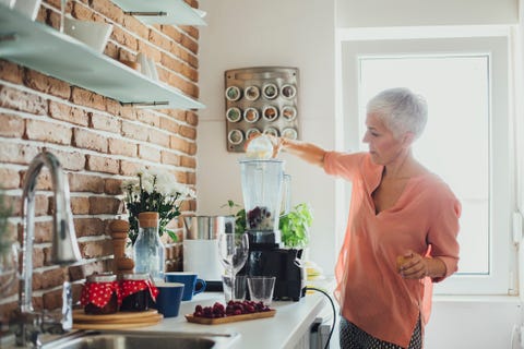 How to stay fit and healthy self isolating