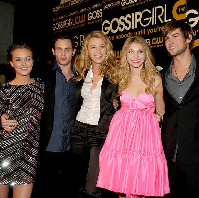 new york city, ny   september 18 l r leighton meester, penn badgley, blake lively, taylor momsen, chace crawford, ed westwick and gossip girl cast attend the cw network premieres gossip girl at tenjune on september 18, 2007 in new york city photo by clint spauldingpatrick mcmullan via getty images