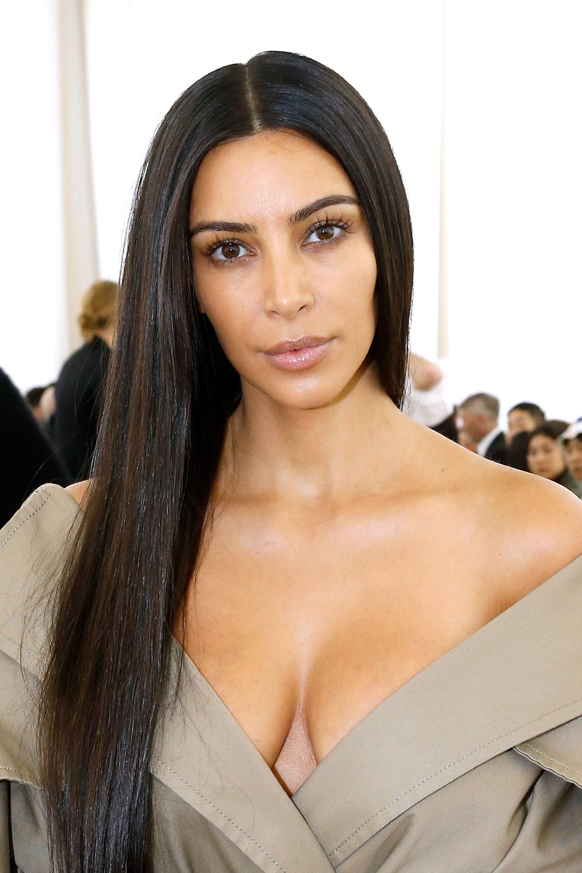 Kim Kardashian Makeup Free Paris Fashion Week