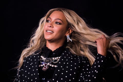 Ear Cartilage Piercing Beyoncé S Piercer Answers Your Questions Beyonce Shows Off Her Earrings Cartilage Piercing
