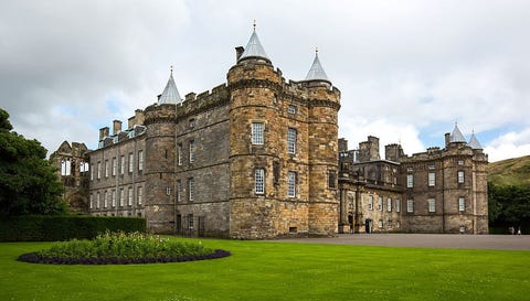 Estate, Building, Château, Castle, Landmark, Property, Stately home, Grass, Architecture, Palace, 