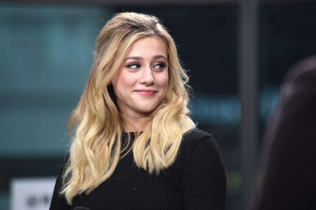 Lili Reinhart's Face Mask Costs Only $14 - Lili Reinhart 