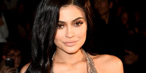 Kylie Jenner Poses Makeup Free With Stormi