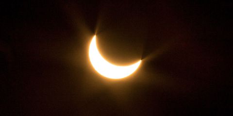 Atmosphere, Atmospheric phenomenon, Eclipse, Sky, Light, Celestial event, Astronomical object, Moon, Event, Crescent, 