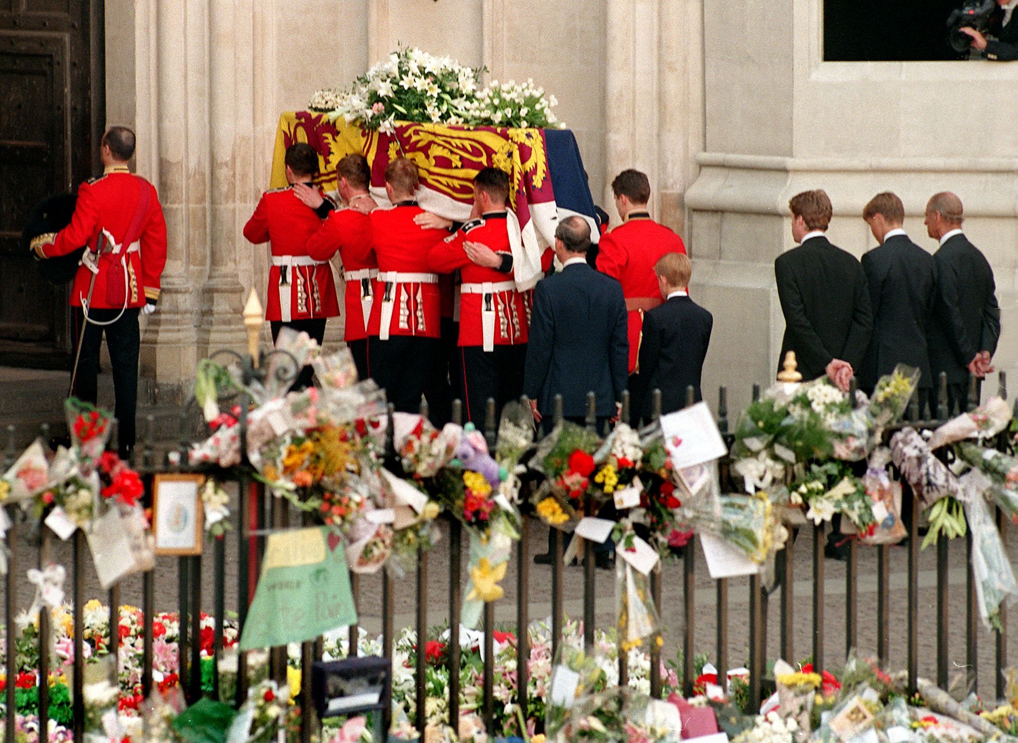 Смерть принцессы уэльской. Похороны принцессы Дианы 1997.