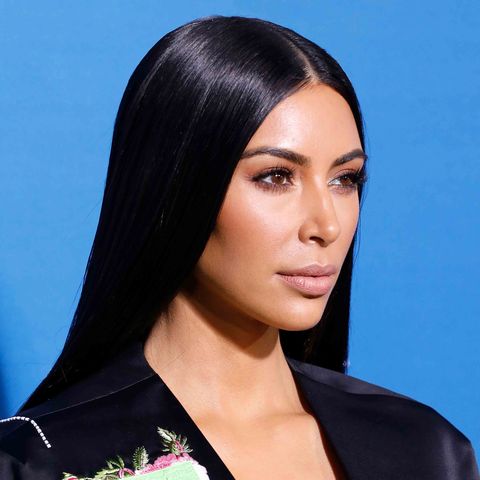90s Female Stars Brunette - Kim Kardashian's Hair Has Chunky '90s Highlights Now