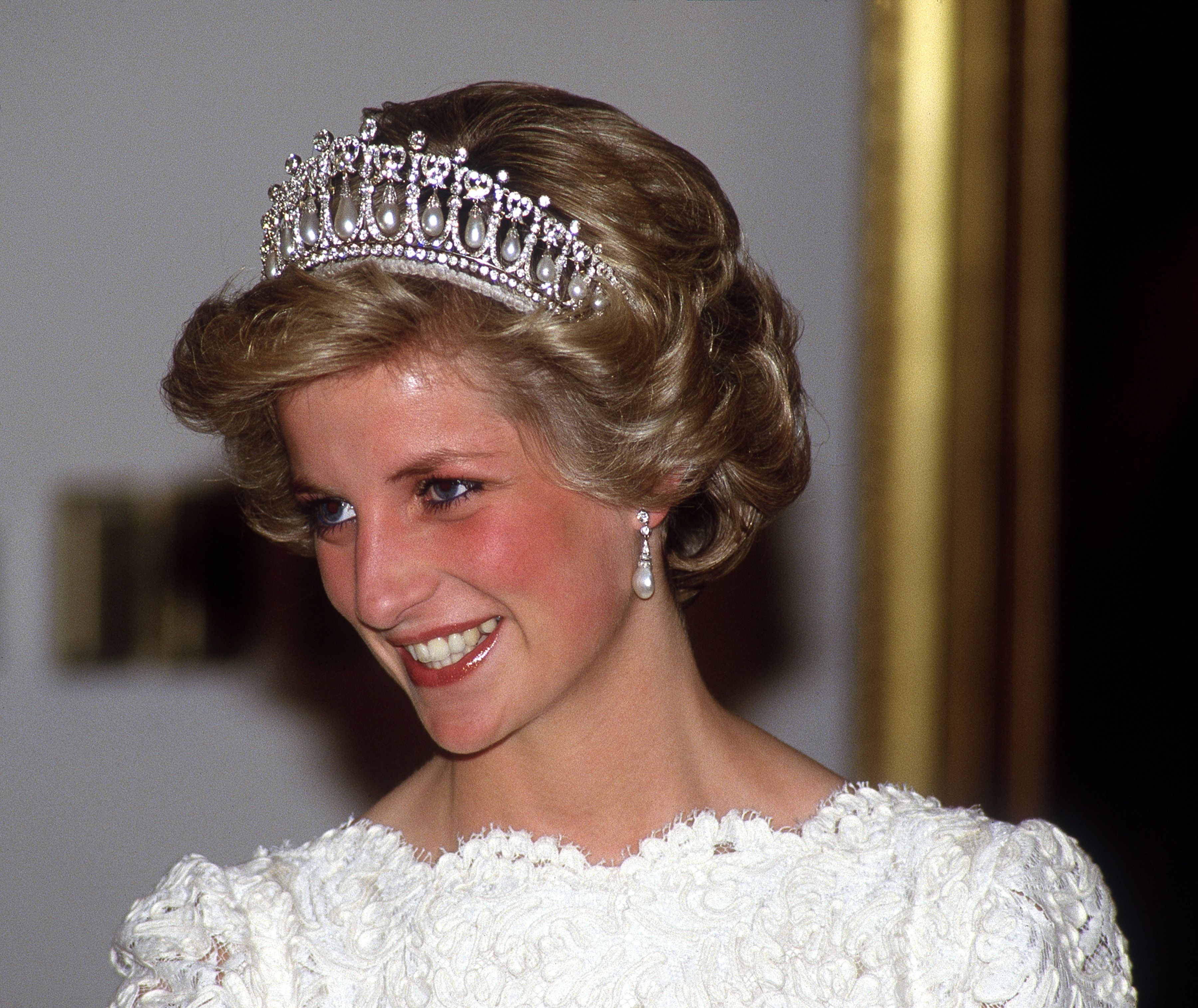 Diana M4060 GORGEOUS!!!! Princess of Wales UNSIGNED photograph NEW IMAGE! 